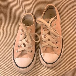 Converse little girl size 11